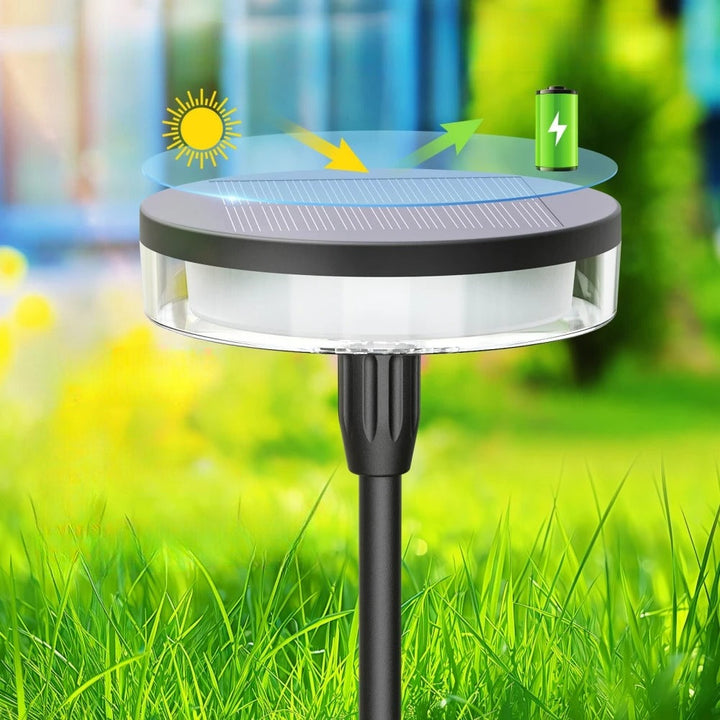 Ambiance magique avec cette lampe solaire de jardin à effet lucioles LED.