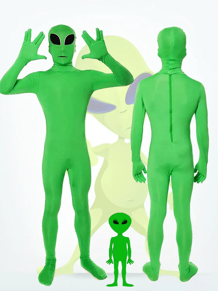 Enfant en déguisement alien zentaï vert, prêt pour une soirée à thème science-fiction ou Halloween.