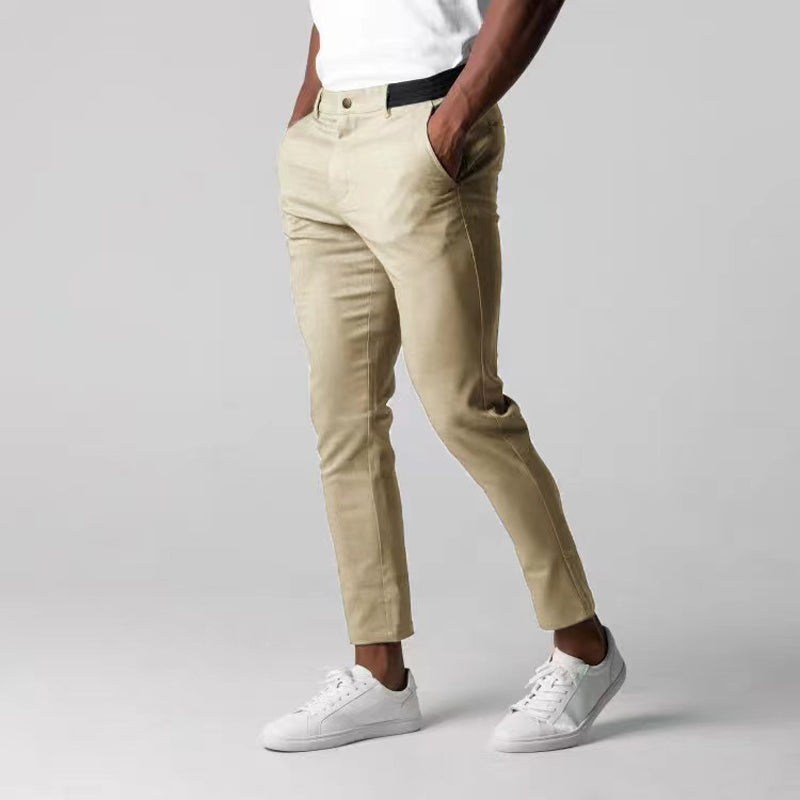 Pantalon homme slim ajusté, gris anthracite. Idéal pour un look professionnel élégant et tendance.