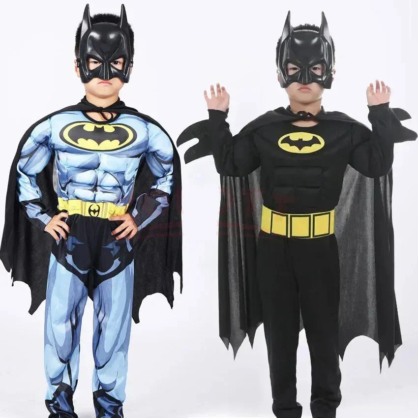 Déguisement Batman enfant unisexe complet avec cape, masque, et logo emblématique pour Halloween ou carnaval.