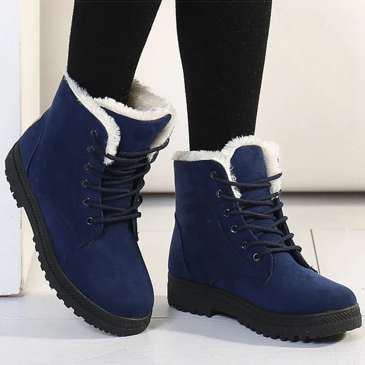 Chaussures hivernales pour femmes. Bottes chaudes et antidérapantes à lacets, parfaites pour la neige et le froid.