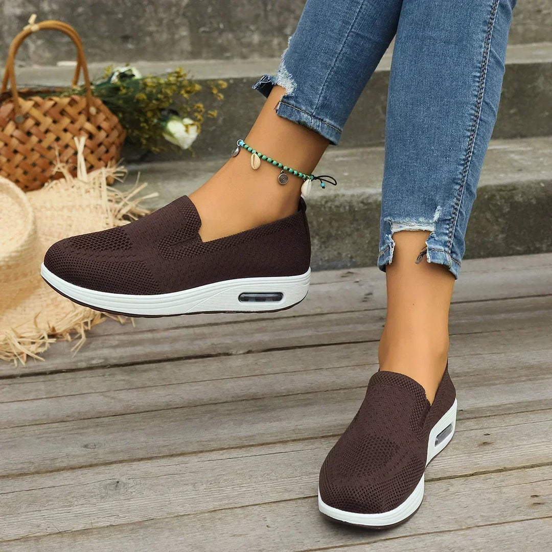 Baskets tendance femme, à plateforme pour rehausser le style, très confortables et légères.