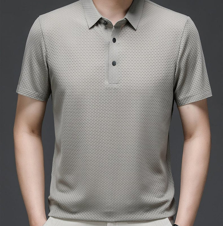 Polo homme décontracté, confortable pour l'été. Vêtement respirant, parfait pour les loisirs.
