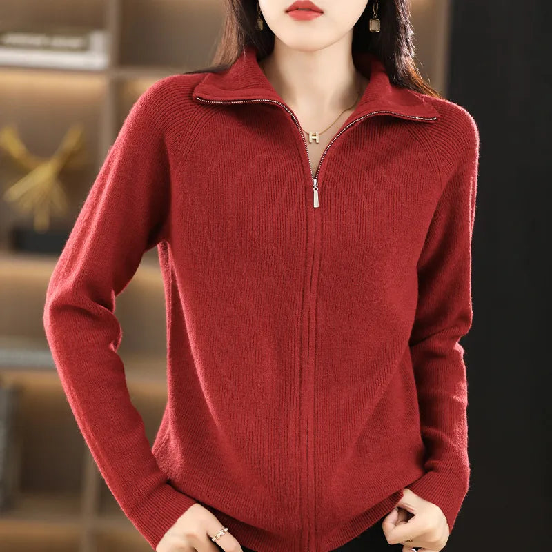 Cardigan femme élégant en maille fine, noir, avec double fermeture éclair dorée, parfait pour l'automne-hiver.