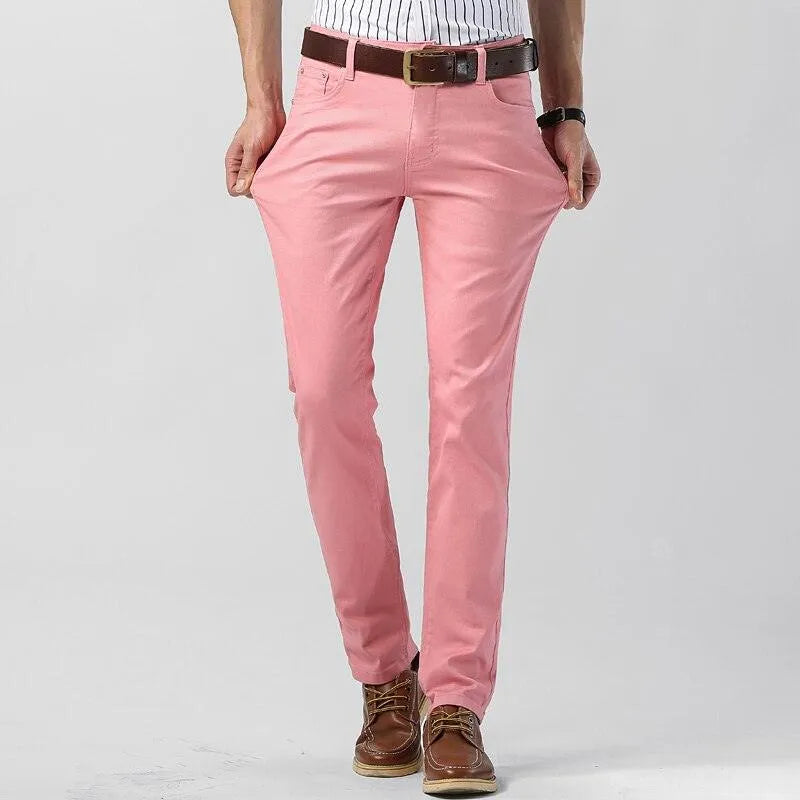Pantalon homme jaune vif, polyvalent et respirant, idéal pour un look décontracté et moderne.