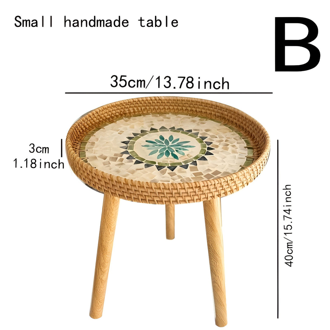 Table basse salon compacte, ronde, en rotin et bois, idéal pour un décor scandinave.