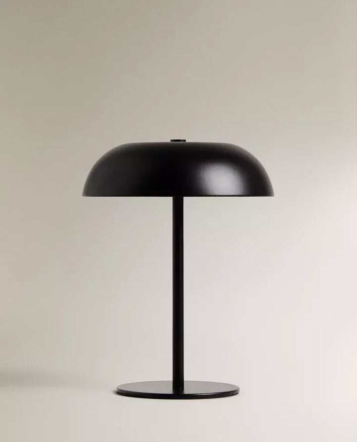 Lampe de table champignon LED rechargeable. Design moderne, éclairage d'ambiance sans fil, portable.