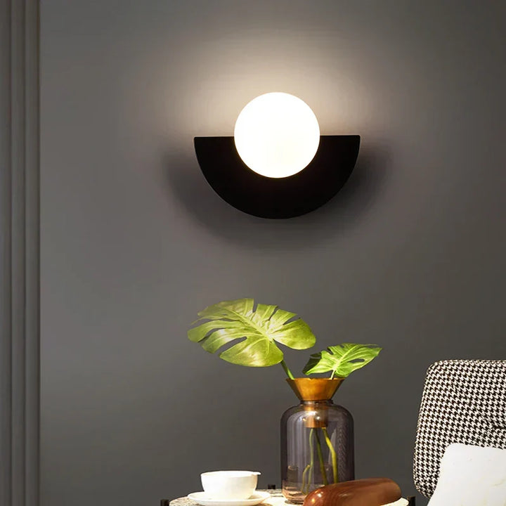 Lampe murale LED moderne géométrique, demi-cercle lumineux, parfait pour un éclairage doux.