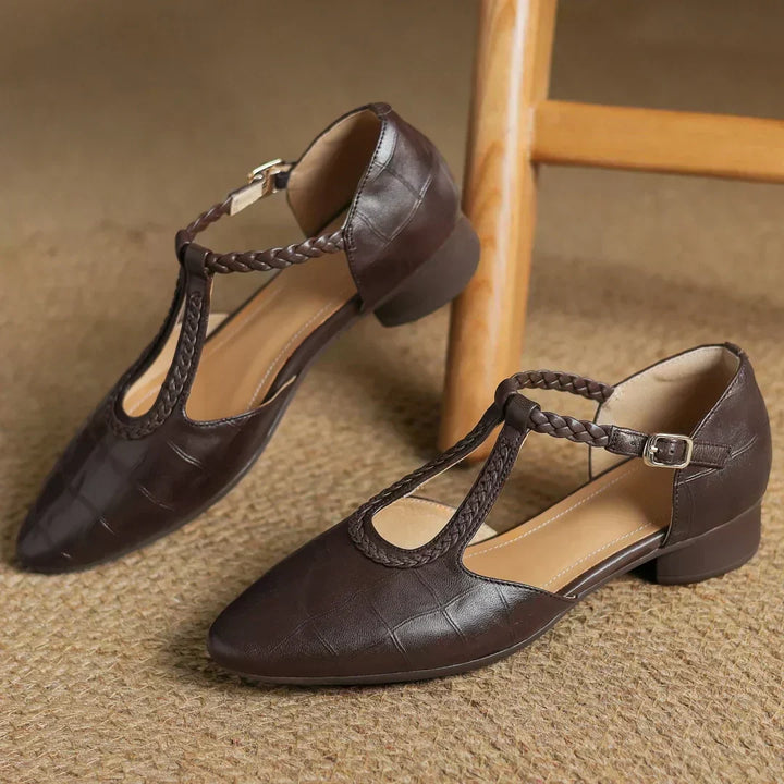 Chaussures printemps/été femmes, élégantes et confortables. Parfaites pour la mode décontractée ou habillée.
