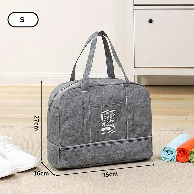 Sac polyvalent femme, pour voyage, sport ou week-end, pliable et facile à transporter.