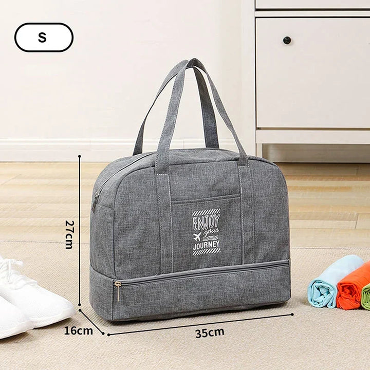 Sac polyvalent femme, pour voyage, sport ou week-end, pliable et facile à transporter.