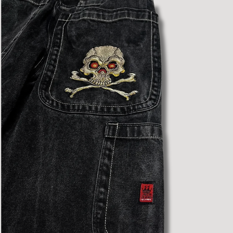Pantalon femme baggy noir, coupe taille haute, offre un confort optimal pour un look streetwear décontracté.