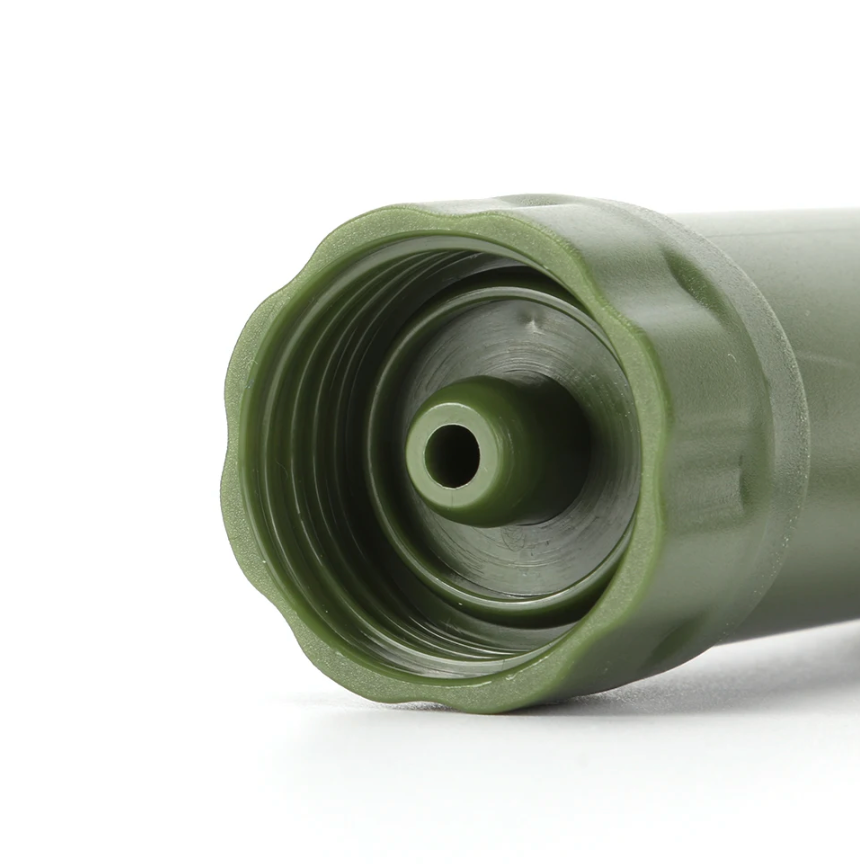 Solution de purification d'eau portable pour l'extérieur. Indispensable pour l'hydratation en camping et survie.