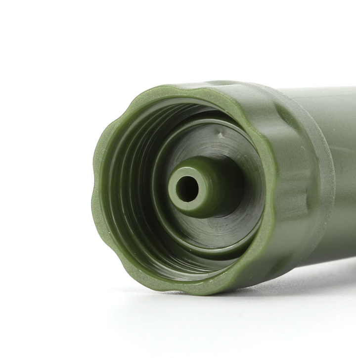 Solution de purification d'eau portable pour l'extérieur. Indispensable pour l'hydratation en camping et survie.