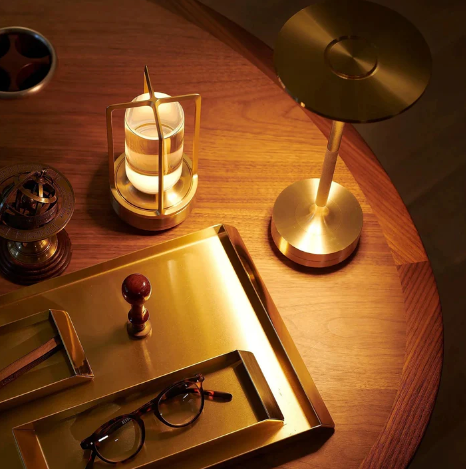 Lampe Glimmera sans fil, rechargeable par USB. LED dimmable, design moderne et scandinave pour éclairage intérieur.
