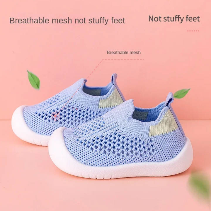 Chaussures confortables pour enfants, légères et respirantes, pour une journée d'école ou d'aventure.