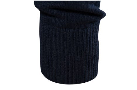 Pull rayé zippé pour homme, coupe slim. Un pull moderne et chaud, idéal pour le confort homme.