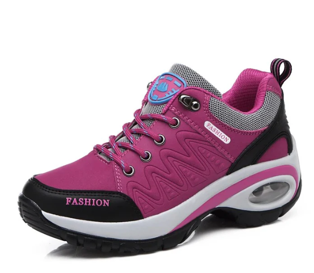 Chaussures de randonnée légères et antidérapantes pour femmes. Confort maximal et bien-être du pied. Modèle polyvalent.