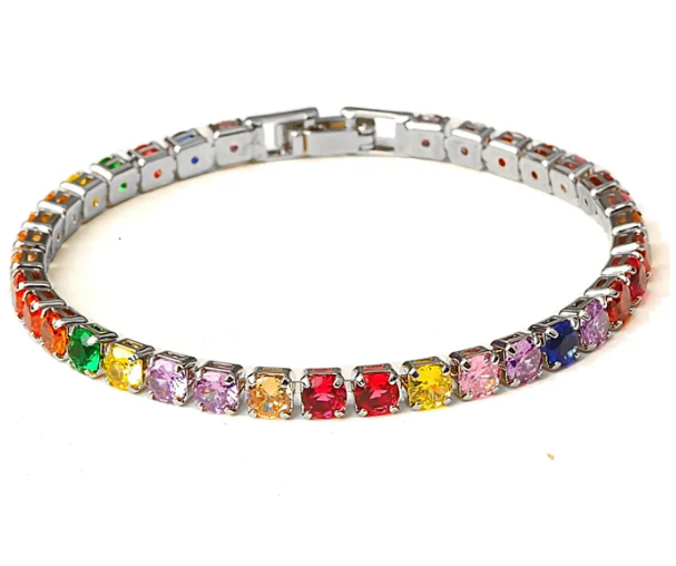 Superbe bracelet tennis femme en zirconium. Le cadeau parfait, ajustable et très scintillant.