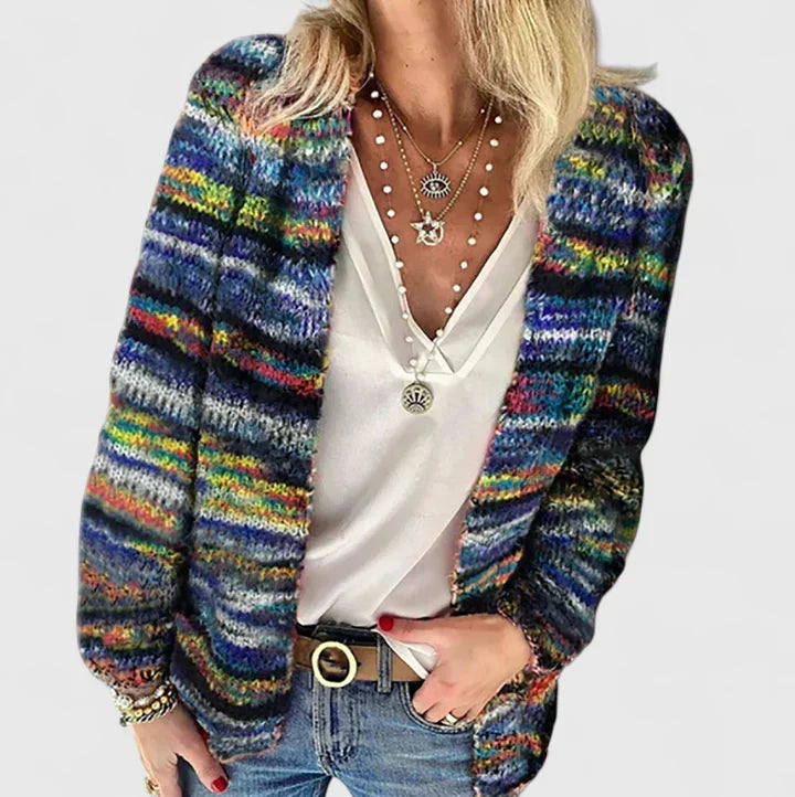 Chandail femme rayé vintage à manches longues, idéal pour une tenue décontractée et confortable, style mode rétro.