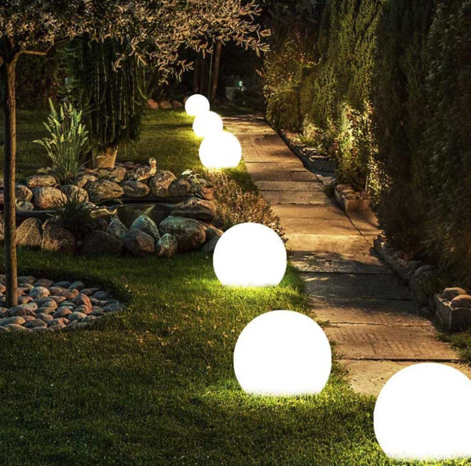 Lampe décorative sphère LED RGB, 16 couleurs éclatantes, pour créer une atmosphère unique dedans/dehors.