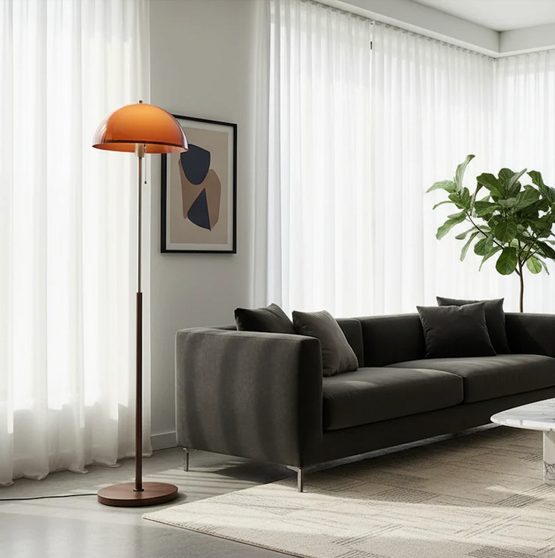 Lampe de sol Rustina design moderne style rétro, dôme ambré, lumière chaude pour ambiance cosy.