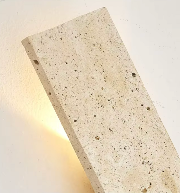 Éclairage mural extérieur LED économique et moderne, étanche. Idéal pour un jardin bien illuminé toute l'année.