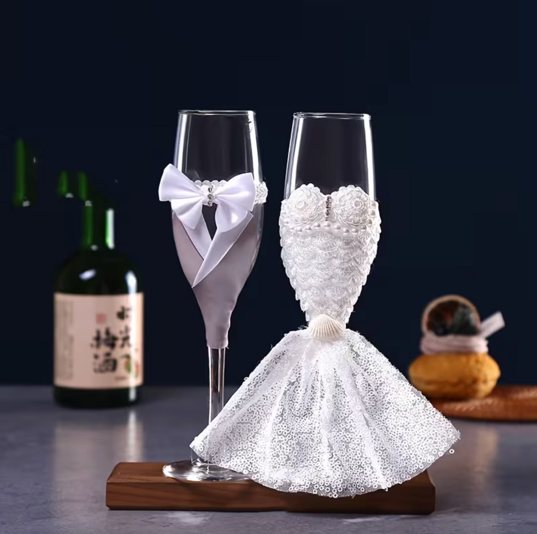 Superbes verres à champagne décoratifs pour mariage, parfaits pour les jeunes mariés, un lot de deux.