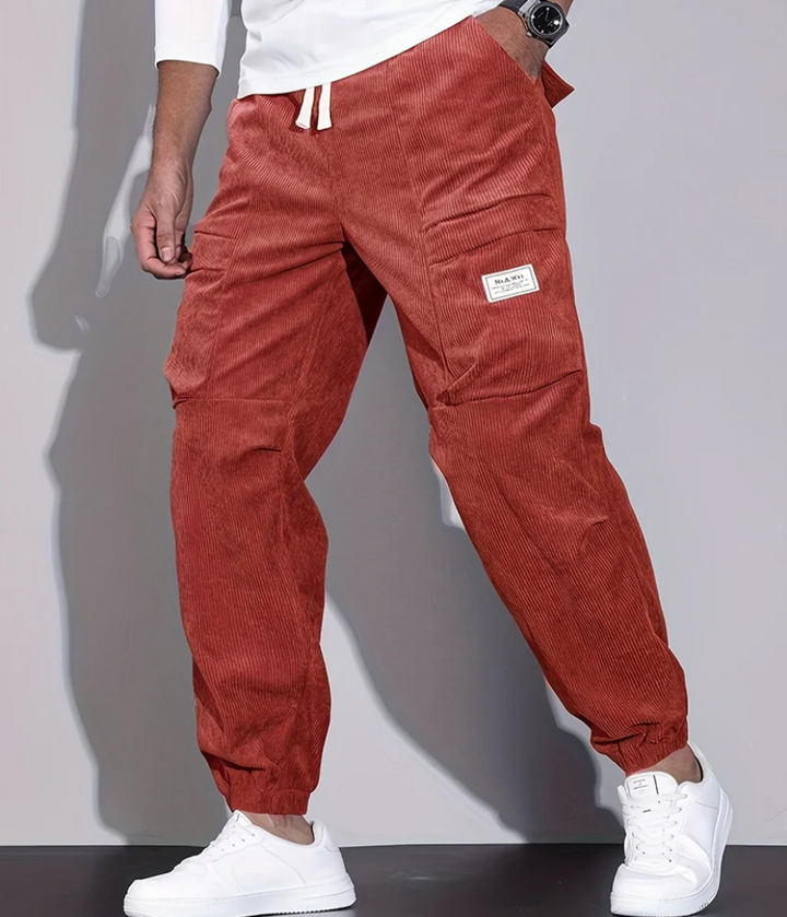 Pantalon homme chaud et confortable, idéal pour affronter l'hiver avec style et élégance décontractée.