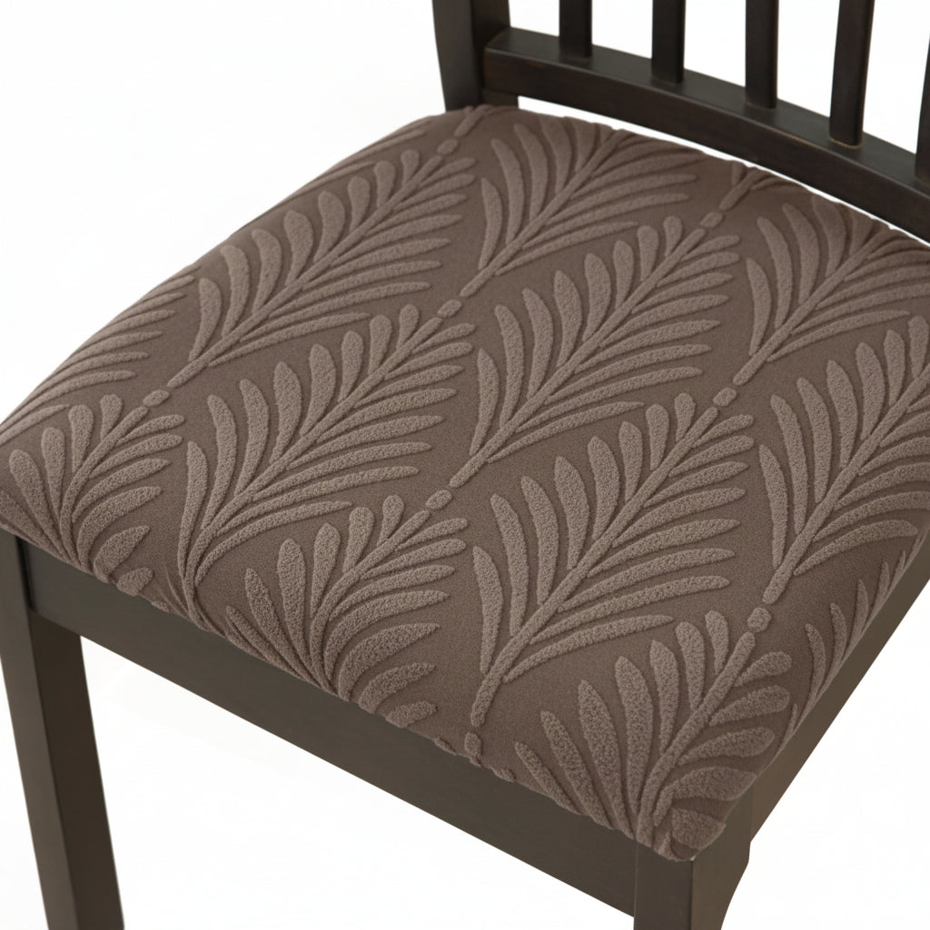 Housse de chaise moderne et extensible, parfait accessoire de table pour protéger et embellir votre salle à manger.