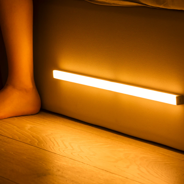 Lampe LED sans fil avec capteur de mouvement, éclairage intelligent pour intérieur, économie d'énergie.