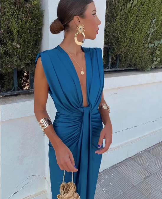 Robe longue femme élégante drapée, col V et fente. Parfaite pour soirée chic ou invitée mariage.