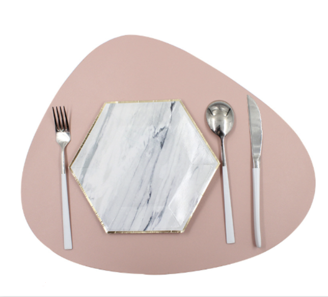 Set de table sous-plat en cuir vegan de qualité, imperméable et élégant pour toute occasion dans votre maison.