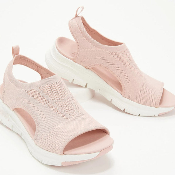 Sandales de marche pour femmes, orthopédiques et confortables, idéales pour les longues promenades sans douleur aux pieds.