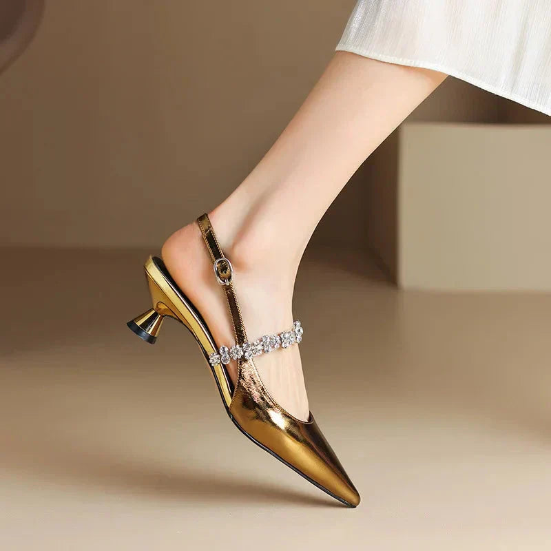 Escarpins mode scintillants pour femme, chaussure à talon slingback, accessoire élégant et tendance.