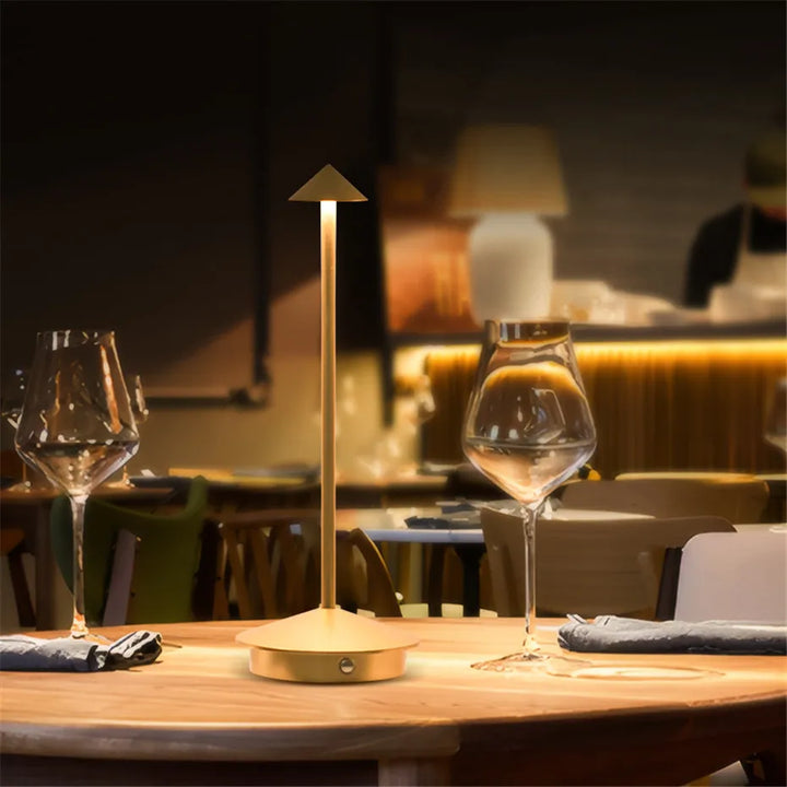 Décoration intérieure: lampe de table sans fil, tactile, LED, ambiance chaleureuse et lumineuse.