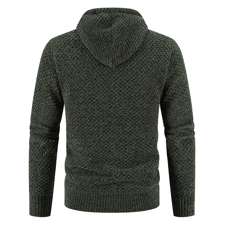 Cardigan homme texturé à zip et capuche, offrant chaleur et style pour les journées froides d'hiver.