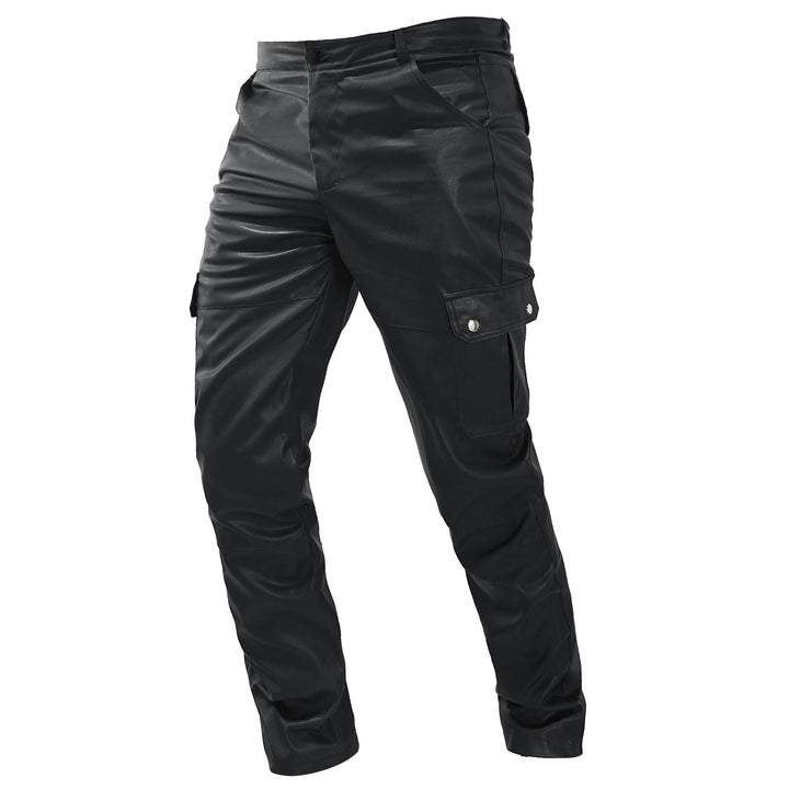 Pantalon cargo homme café effet cuir, look moderne pour la mode masculine, confortable et stylé.