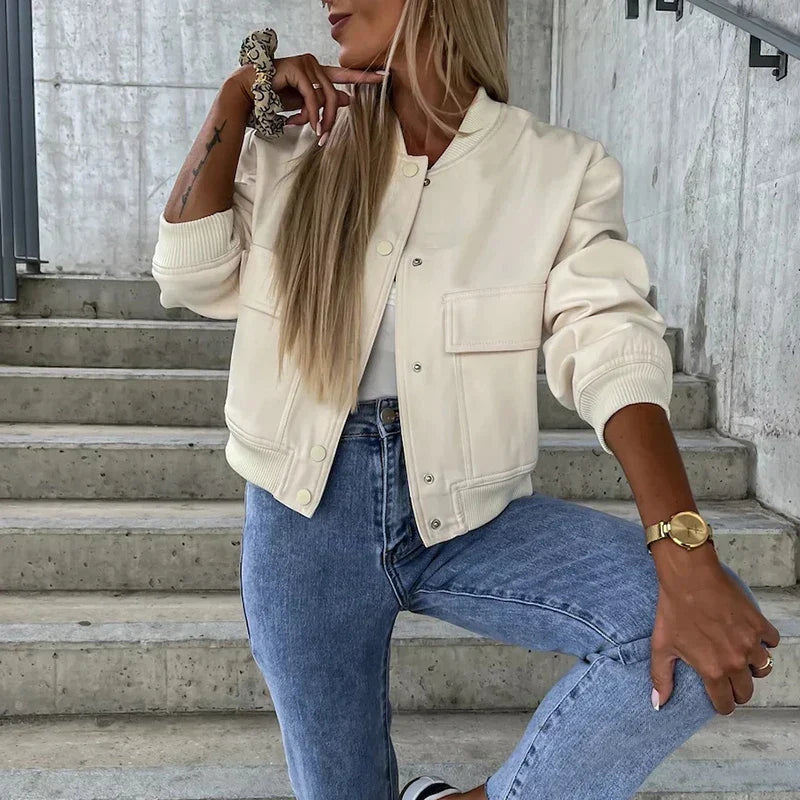 Veste femme élégante, style polyvalent chic, parfaite pour bureau ou décontracté, mode automne/printemps.