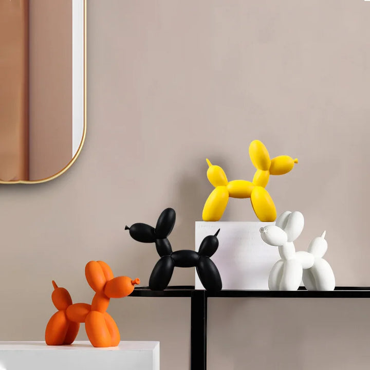 Figurine chien ballon scandinave en résine, design moderne pour une décoration intérieure chic et ludique.