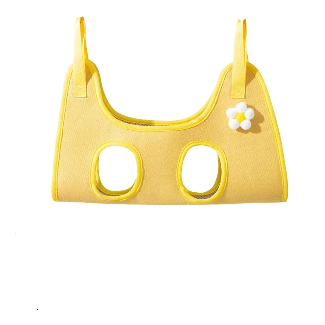 Accessoire de toilettage innovant pour chien et chat. Hamac anti-griffures pour des soins efficaces et sans stress.