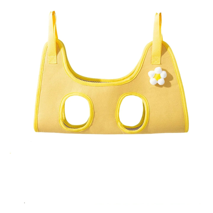 Accessoire de toilettage innovant pour chien et chat. Hamac anti-griffures pour des soins efficaces et sans stress.