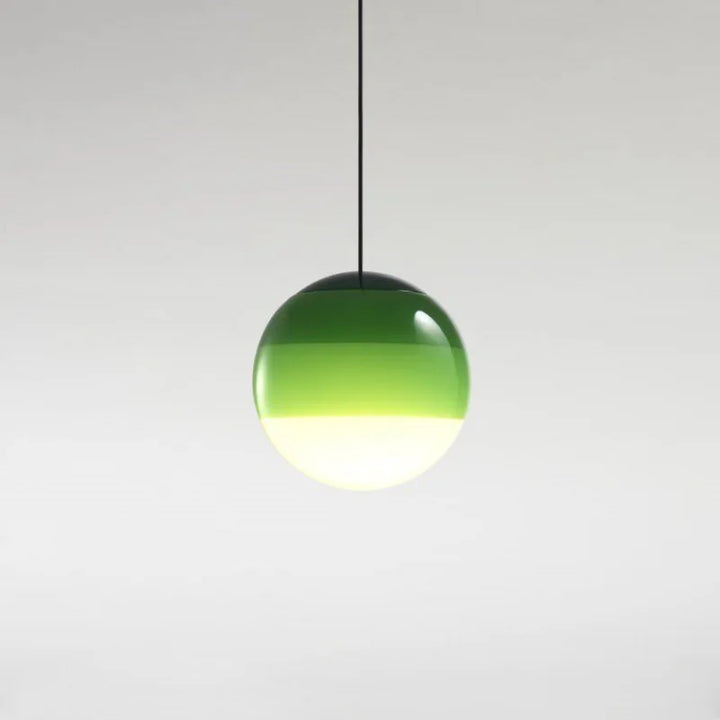 Décoration lumineuse: lampe suspendue LED verre dégradé style NordicLuxe pour un intérieur chic.