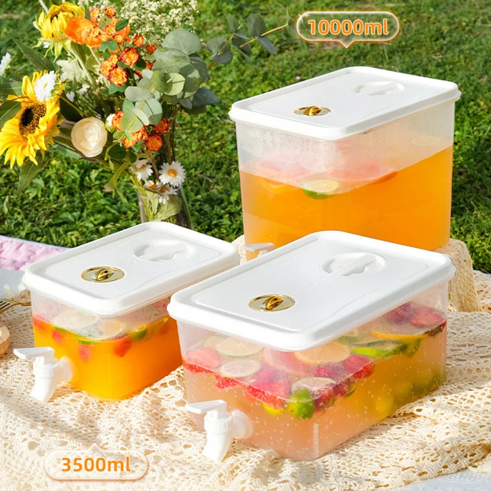 Distributeur boissons réfrigérateur AquaGlide 3.5L-10L avec robinet, idéal pour jus frais et eau froide à la maison.