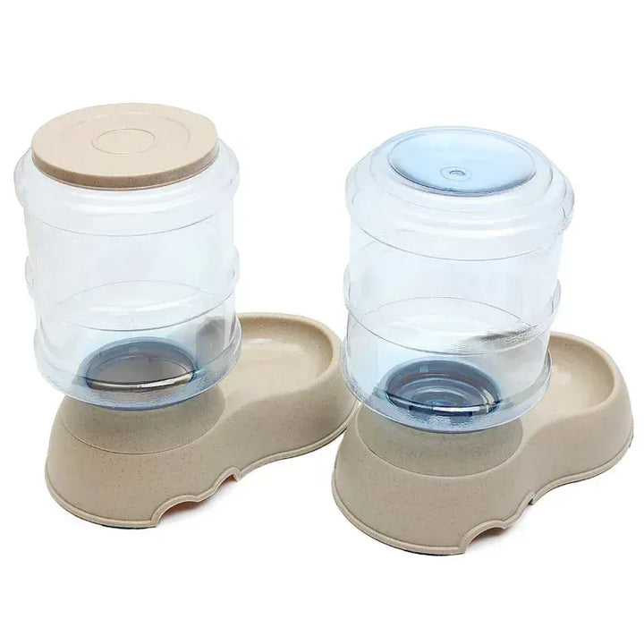 Mangeoire automatique pour chat 3.75L, garantit un approvisionnement constant en nourriture sèche.