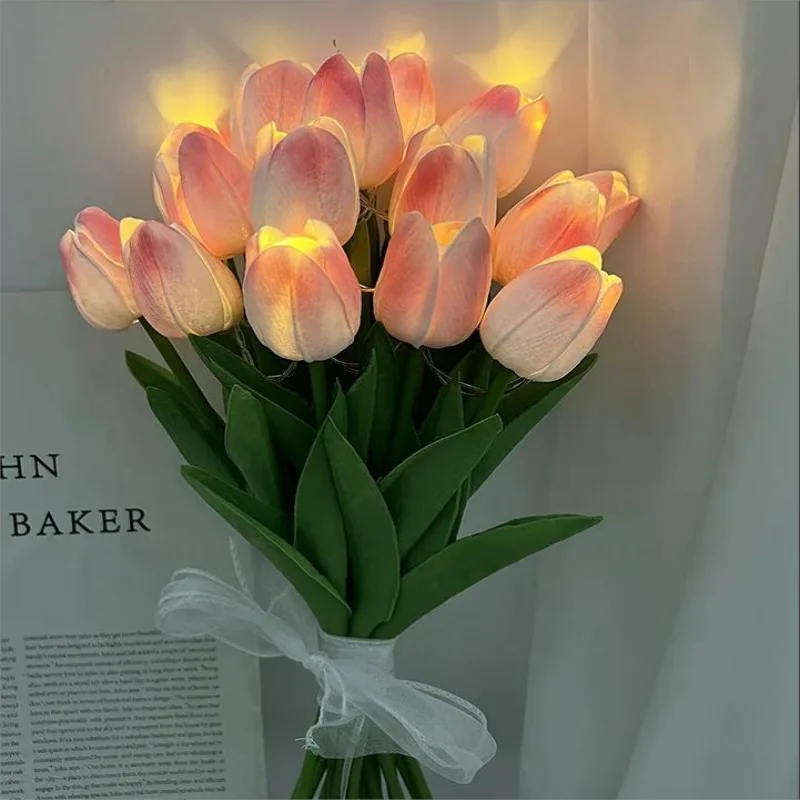 Objet de décoration lumineuse: lampe tulipe LED sans fil, ambiance douce pour toute pièce.