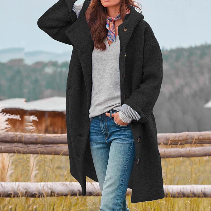 Manteau femme d'hiver avec capuche. Veste chaude et élégante, parfaite pour affronter le froid avec style.