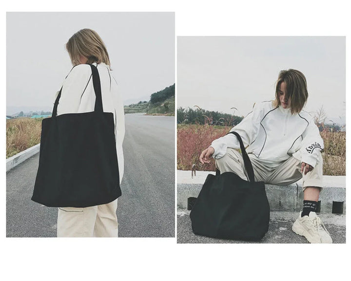 Vue de l'intérieur spacieux d'un sac cabas en coton pour femme. Parfait pour organiser vos essentiels quotidiens.