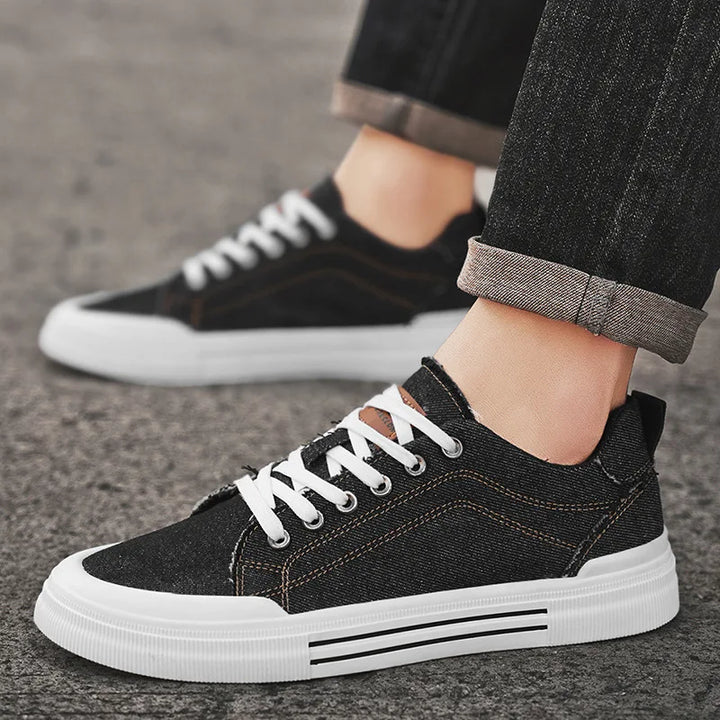 Chaussures hommes souples et légères, bleues, parfaites pour le confort orthopédique et la marche.