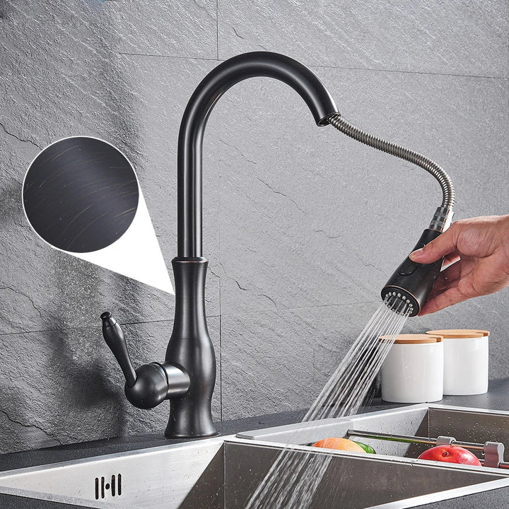 Robinet de cuisine design aux lignes épurées. Mitigeur moderne pour évier, esthétique contemporaine.